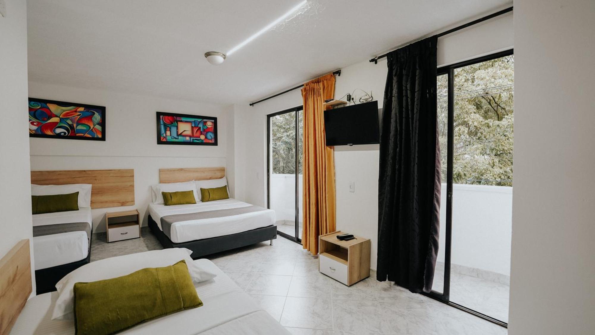 Hotel Balcones Del Estadio Медельин Экстерьер фото