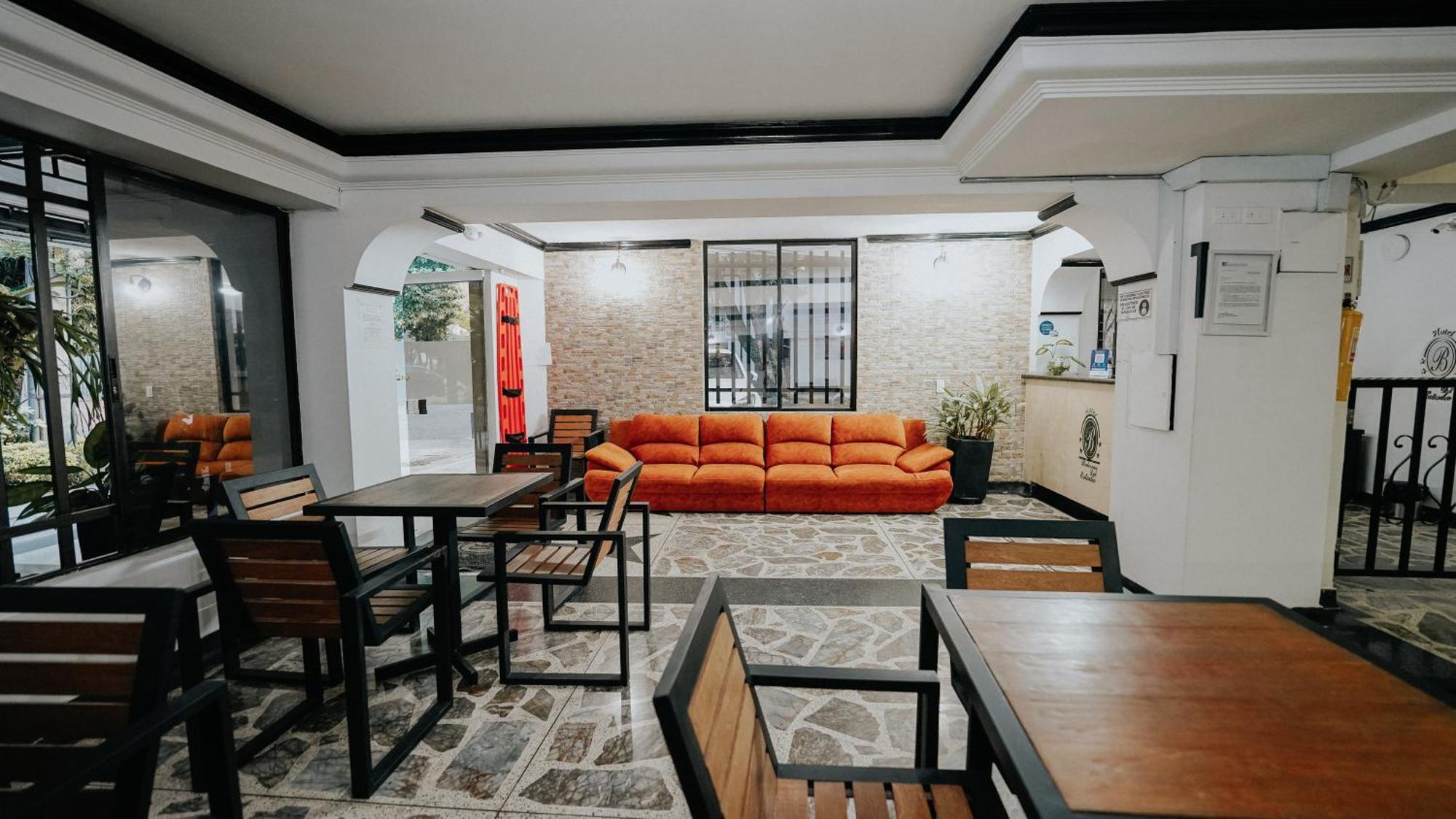 Hotel Balcones Del Estadio Медельин Экстерьер фото