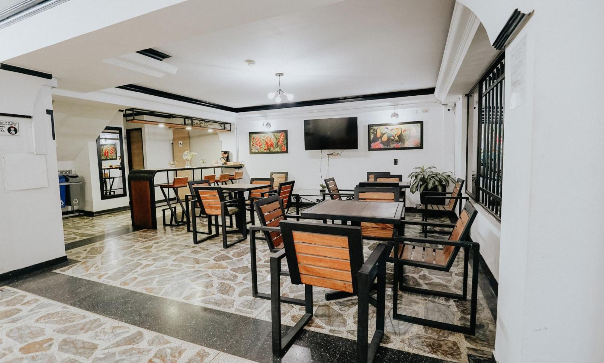 Hotel Balcones Del Estadio Медельин Экстерьер фото